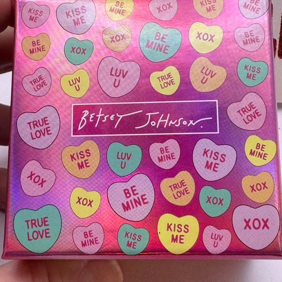 New W/ Tags Betsey Johnson Radish Heart Drop Earrings Iridescent Crystal Accents - Picture 11 of 11